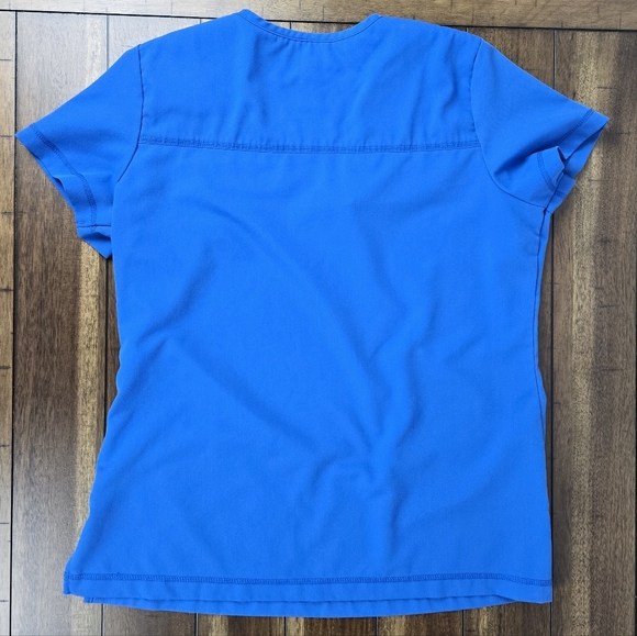 Set of 4 Women’s Medium Scrub Tops – Royal Blue | Mixed Brands - Picture 3 of 9